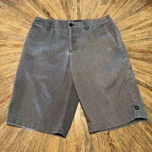 O’Neill size 30 waist shorts relaxed fit flat front gray chino men’s Bermuda